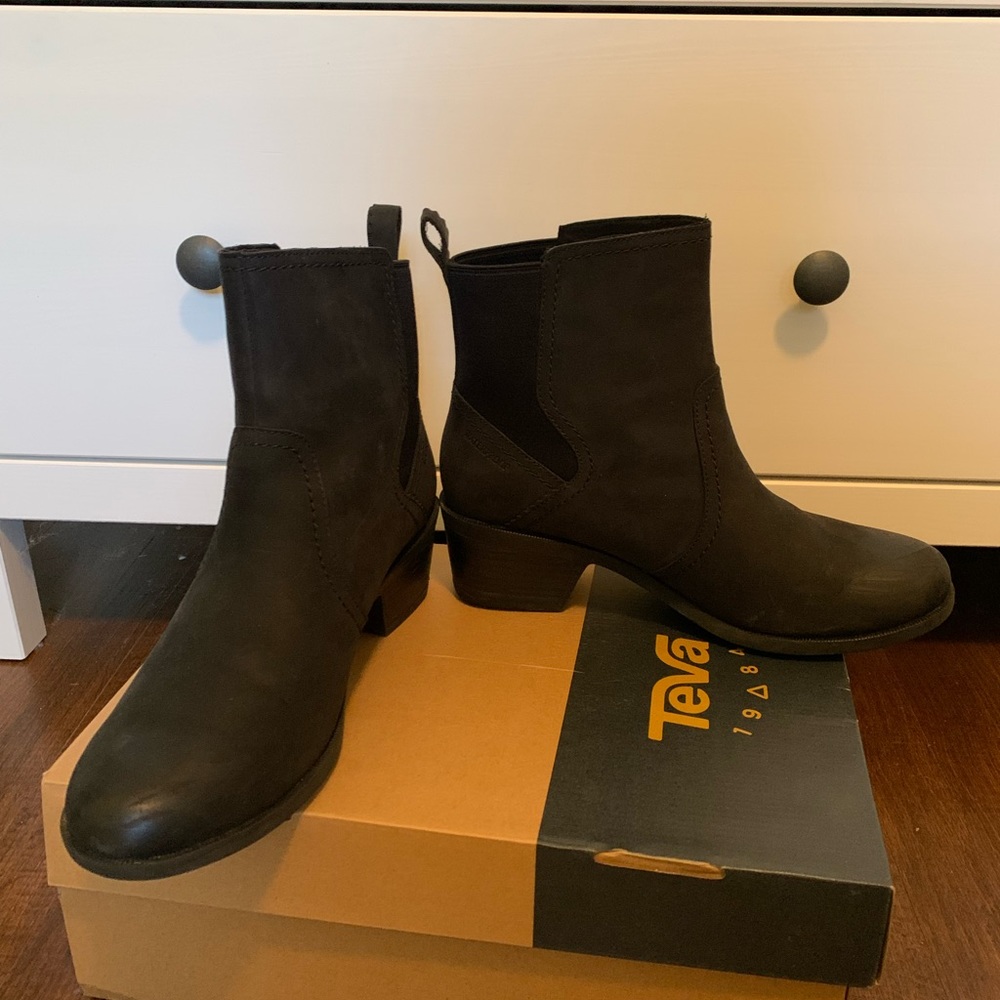 Teva Anaya Chelsea Waterproof Boots (w10)